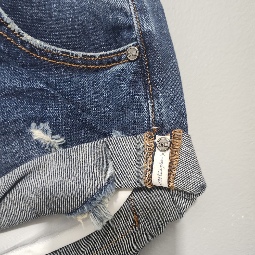 One Teaspoon Distressed Blue Jean Shorts Size 32 - Picture 4 of 8